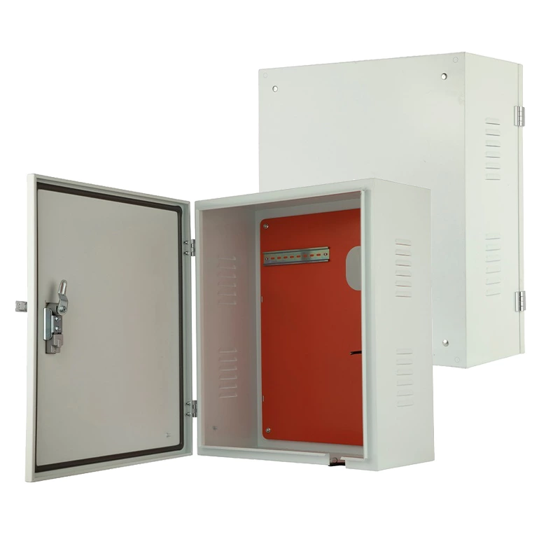 Boîtier de recharge pour véhicules électriques avec trous prédécoupés