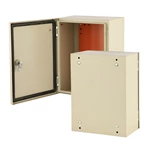 Boîtier étanche pour installations électriques en bord de piscine