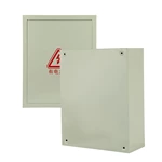 Boîtier avec couvercle à charnière et joint en caoutchouc